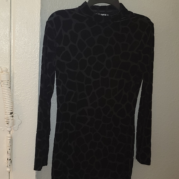 Black dress - Picture 2 of 2